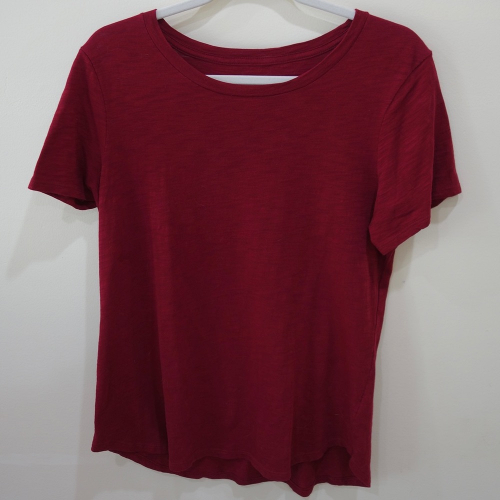 Old Navy EVERYWHERE short-sleeve shirt in wine - Medium